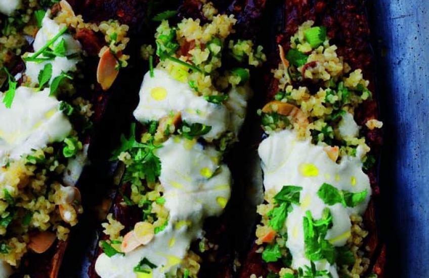 CHERMOULA AUBERGINE MET BULGUR & YOGHURT