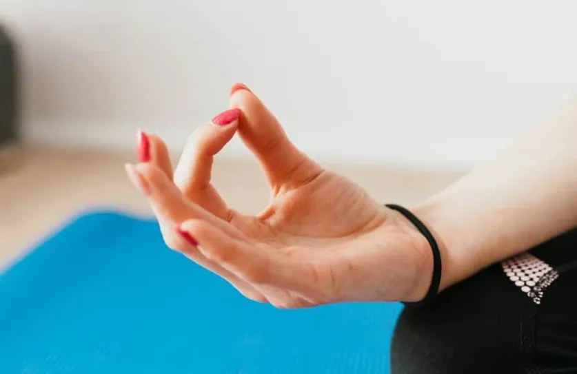 Mudra's handgebaren termen en begrippen yoga