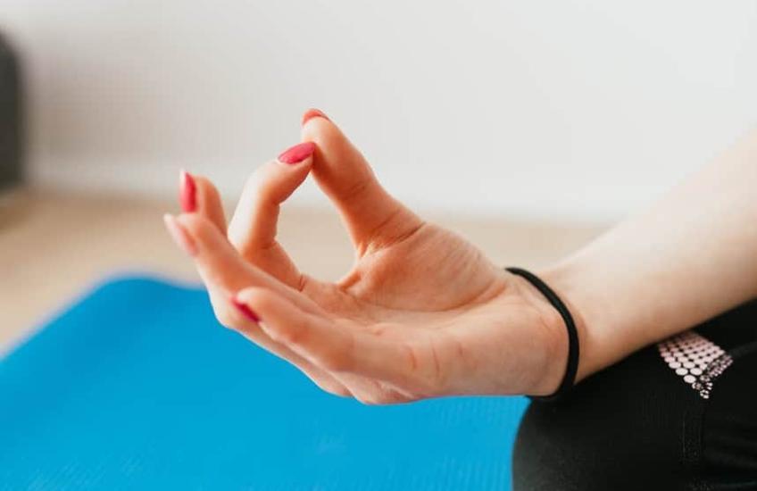 Mudra's handgebaren termen en begrippen yoga