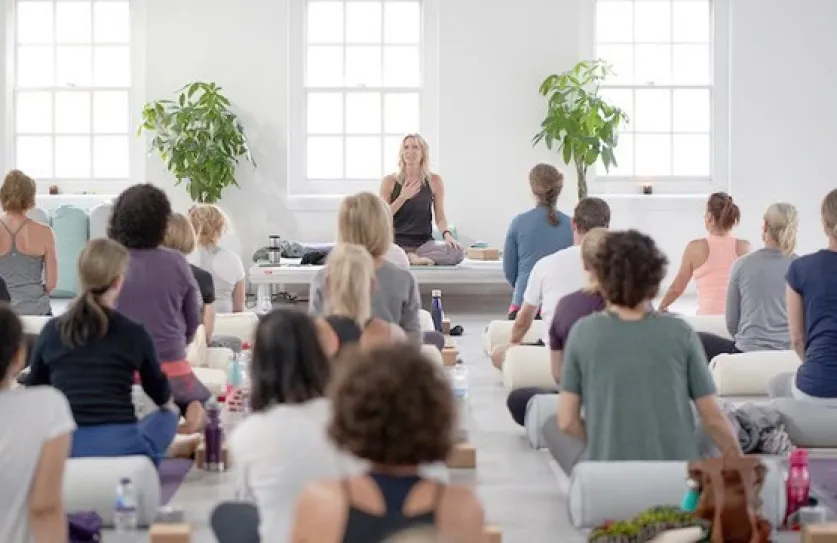 goede doel yoga because we carry weesp