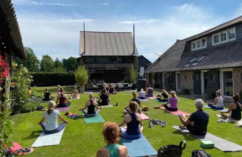 International Yoga Day 2020 met Nanda (Yogalofvers)