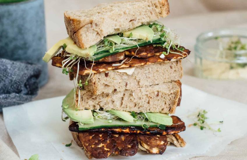  Tempeh bacon sandwich -  Lisa Goes Vegan