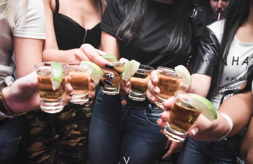 yogasnuiver cocaine feest yoga van dale woord 2018