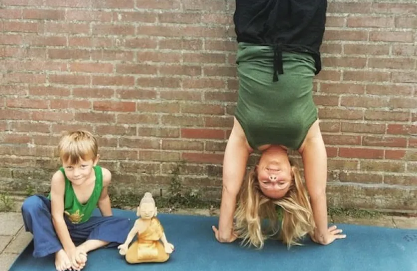 Sandra in Handstand. © Sandra Konst