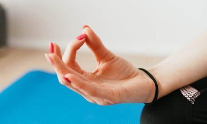 Mudra's handgebaren termen en begrippen yoga