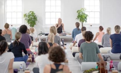 goede doel yoga because we carry weesp