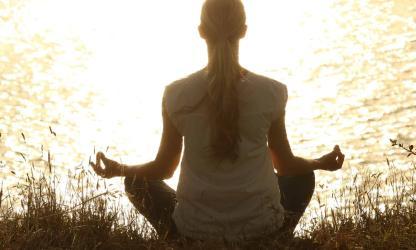 Dit is hoe yoga je kalm laat voelen