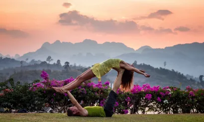 Yoga op het gras. Bron: Unsplash
