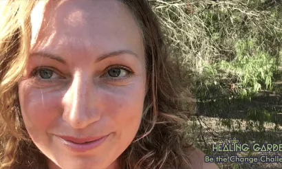 Still Sarah Schröder. Bron: YouTube