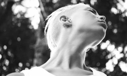 5 yoga poses voor je nek