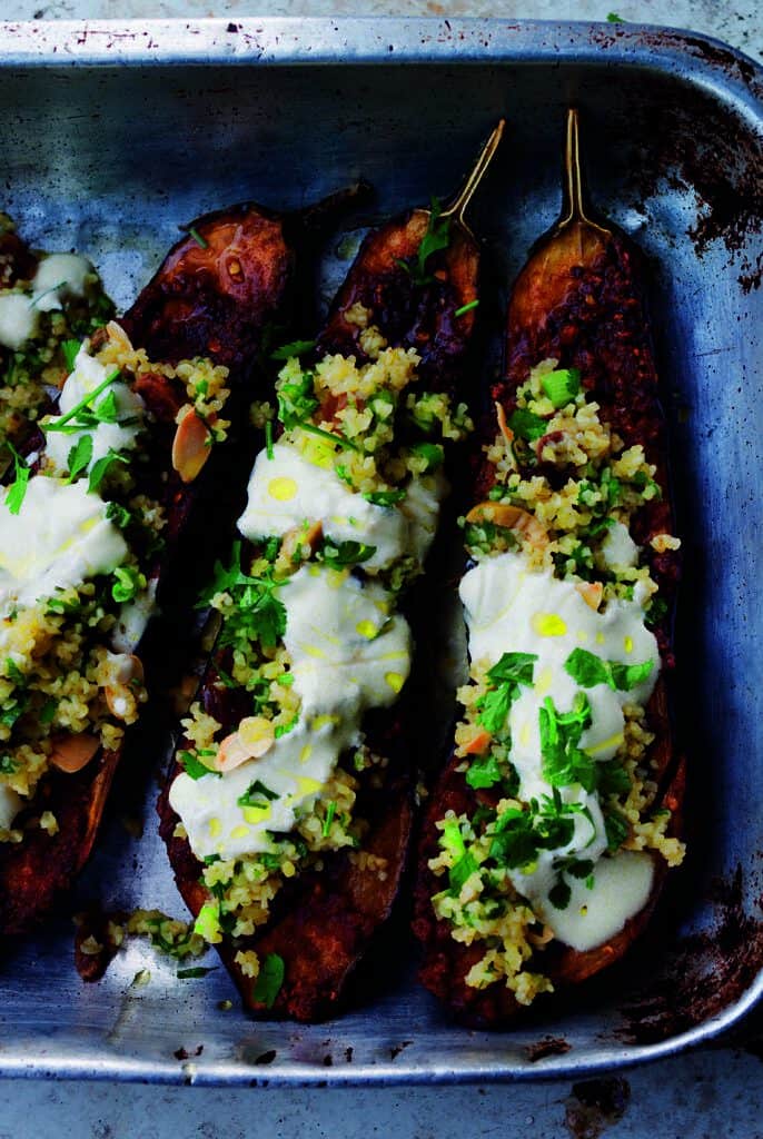 Zomer op je tong: chermoula aubergine met bulgur & yoghurt