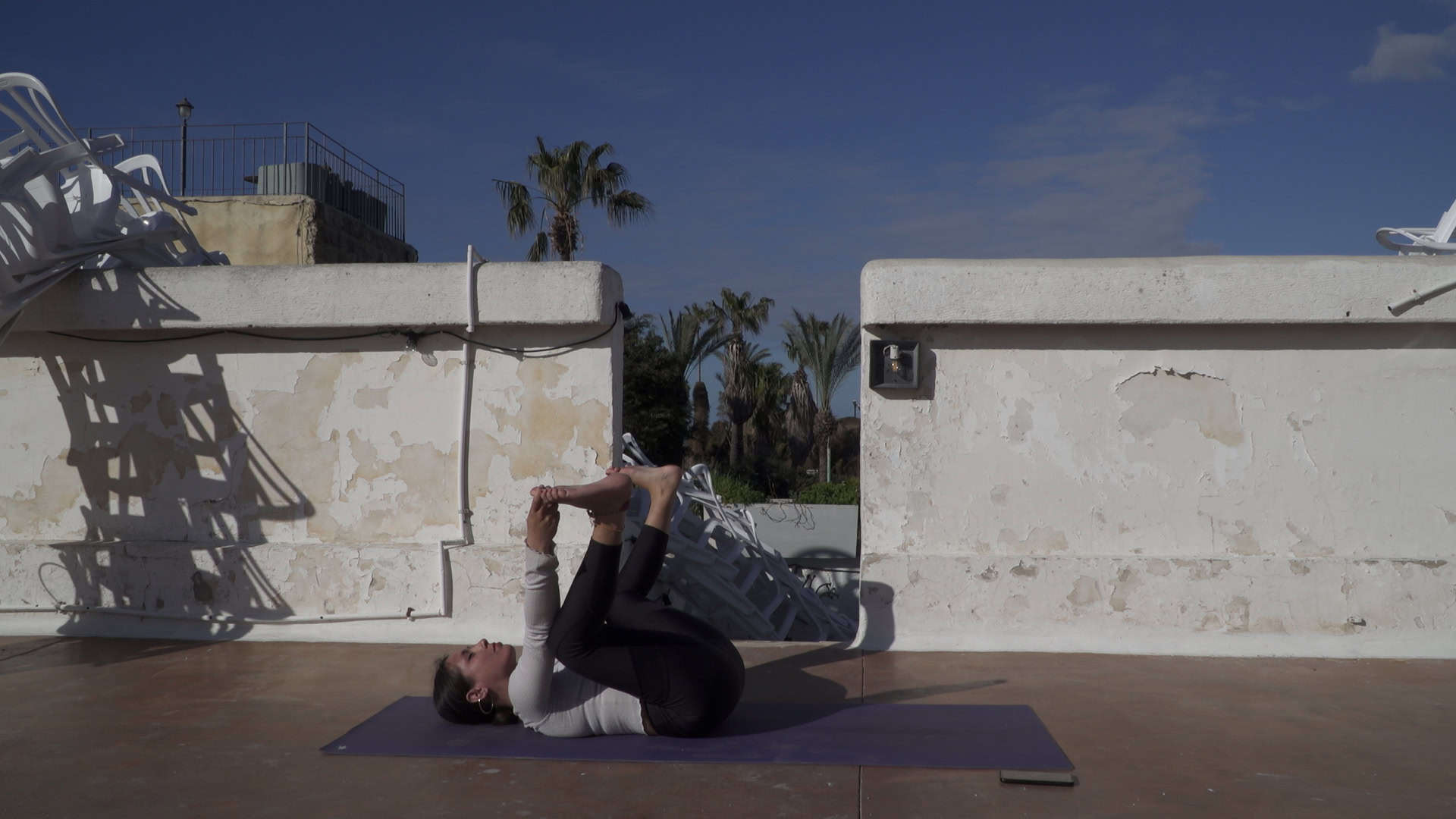 Blije baby, ananda balasana