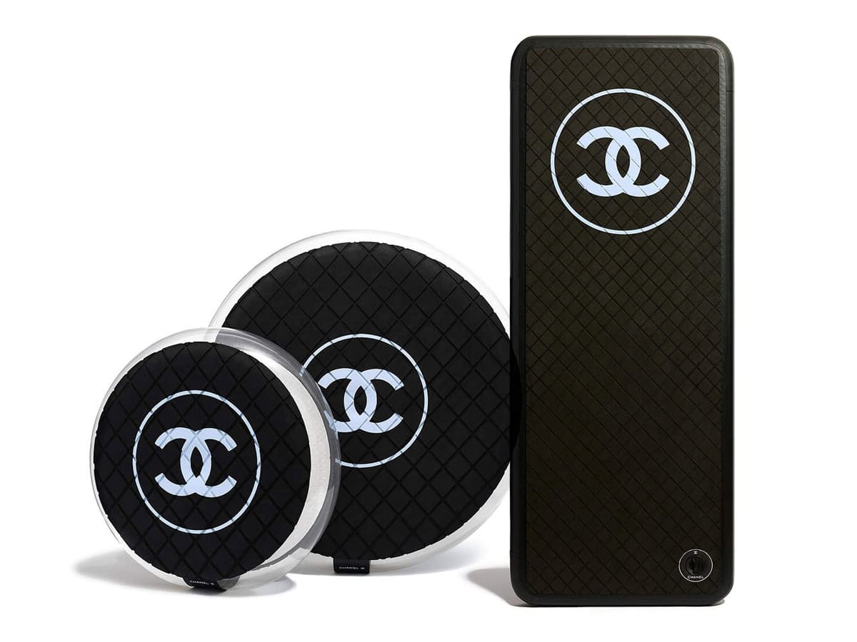 Wat denk je dat een yogamat van Chanel kost?