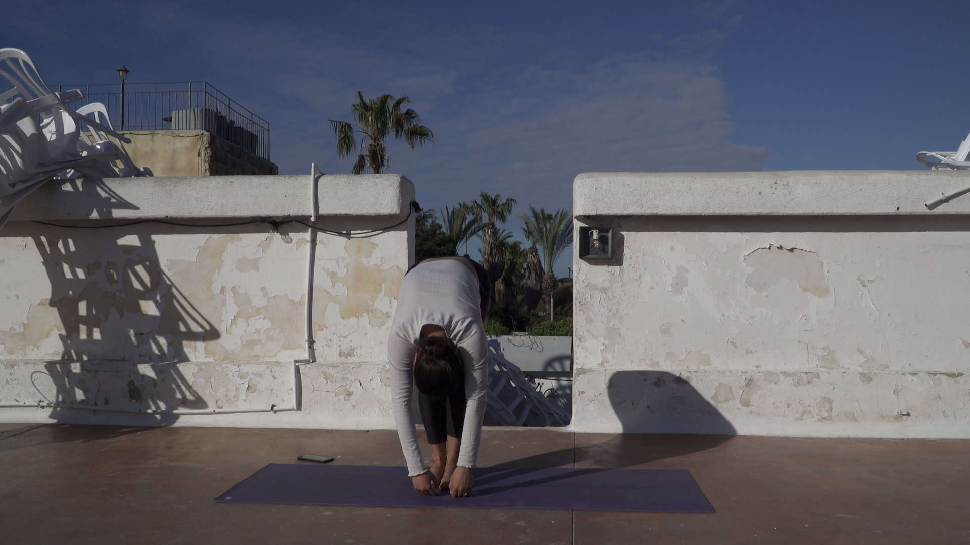Dangling (Uttanasana)