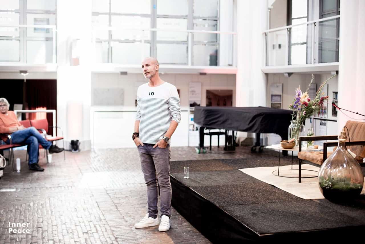 Stress ontladen met ‘let it be’ als levenshouding