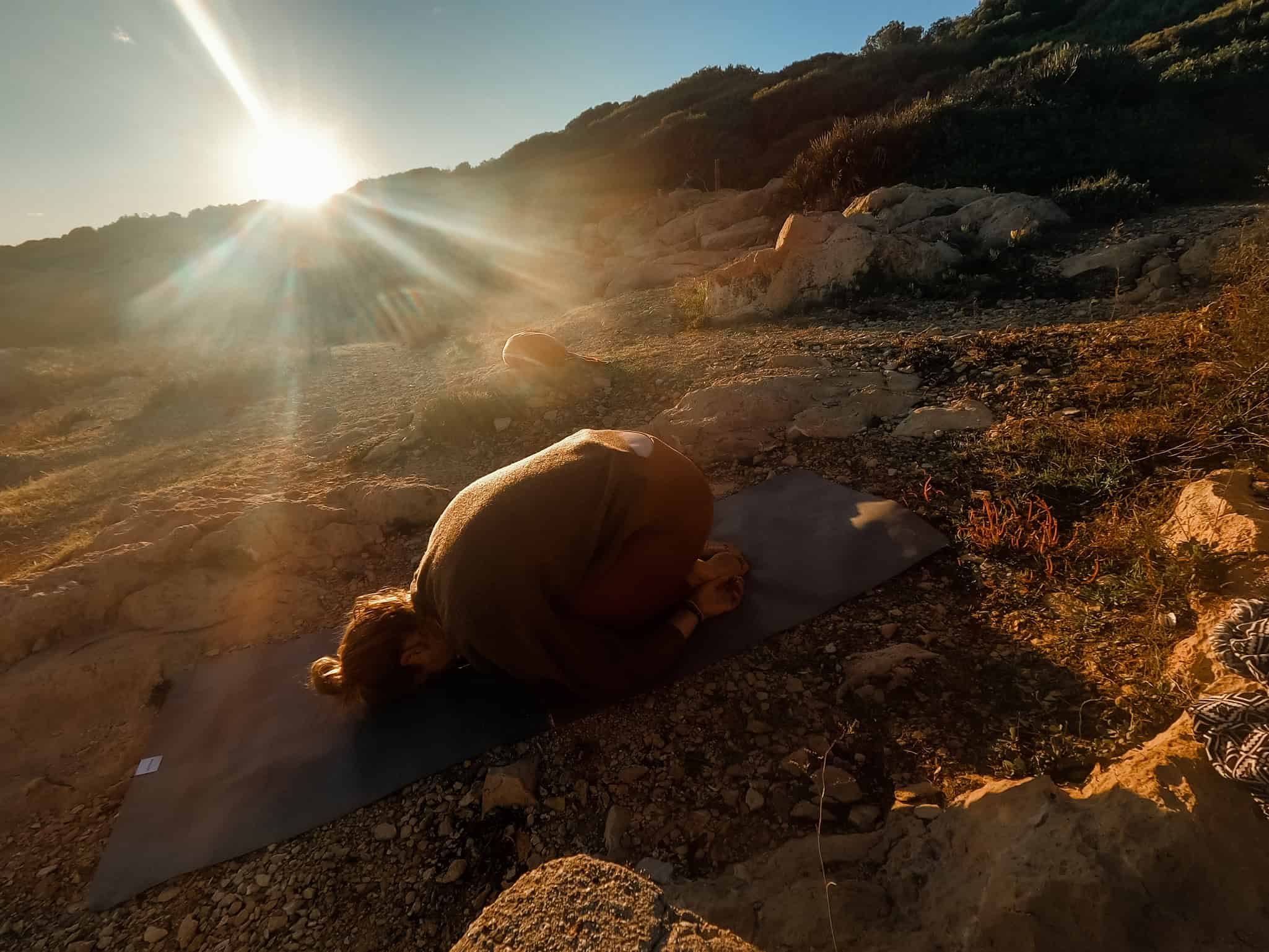 Yoga en menstruatie: zo pak je het aan