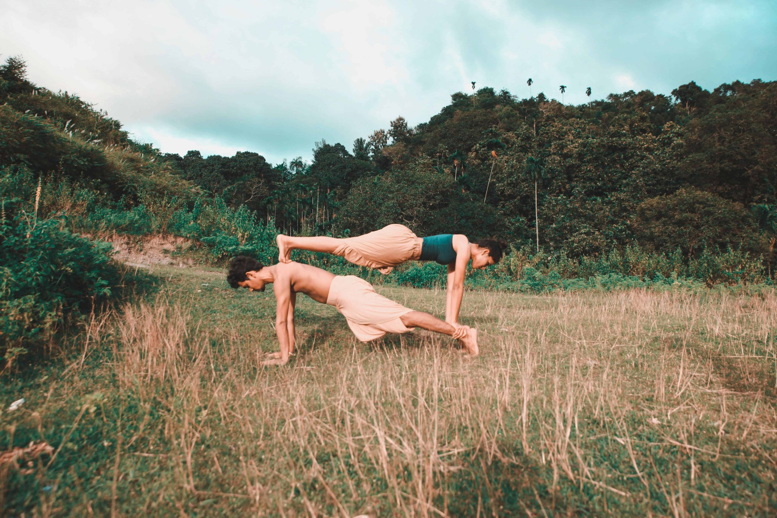 7 Acroyoga oefeningen om met je partner te proberen