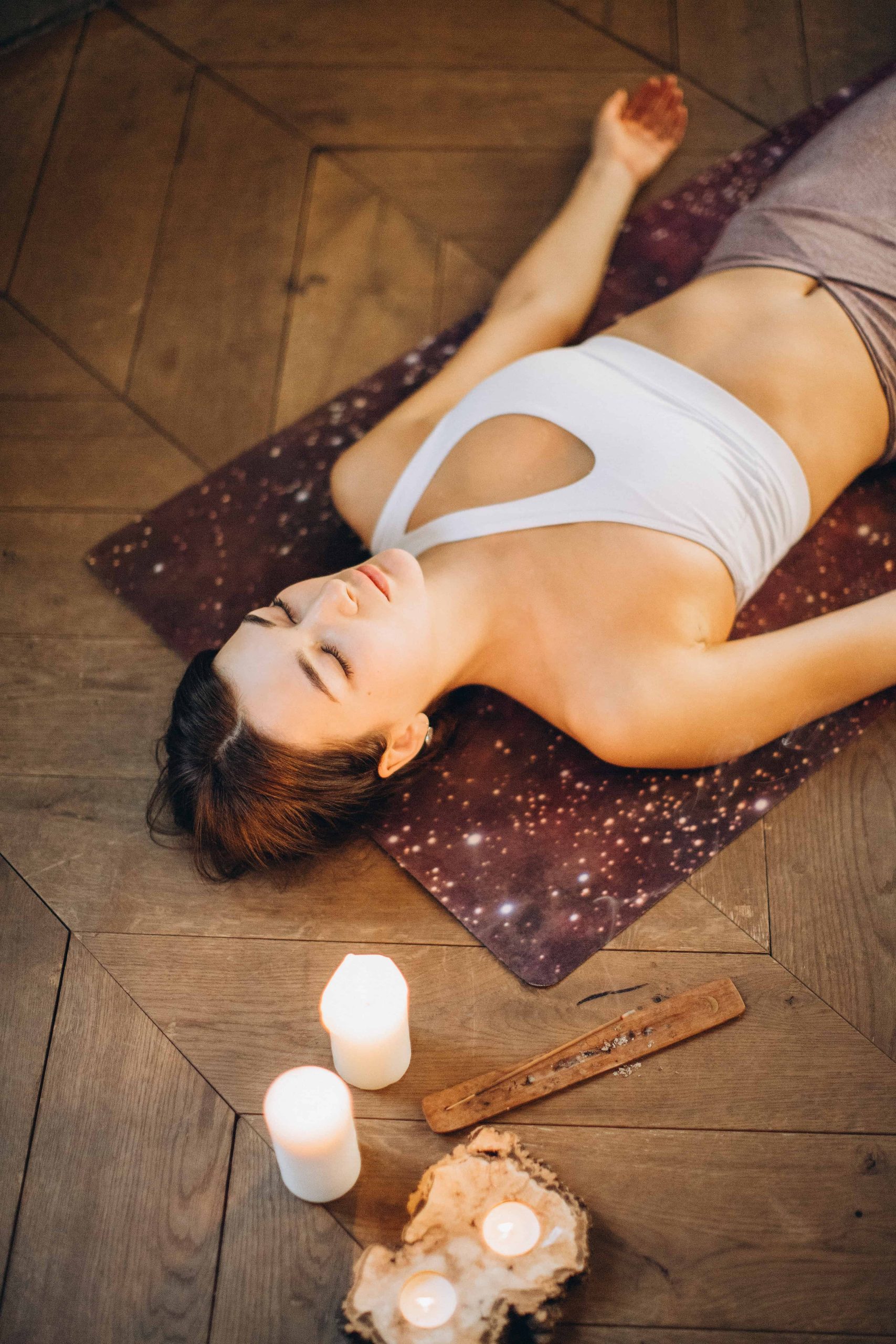 4 voordelen van Savasana volgens yogadocenten