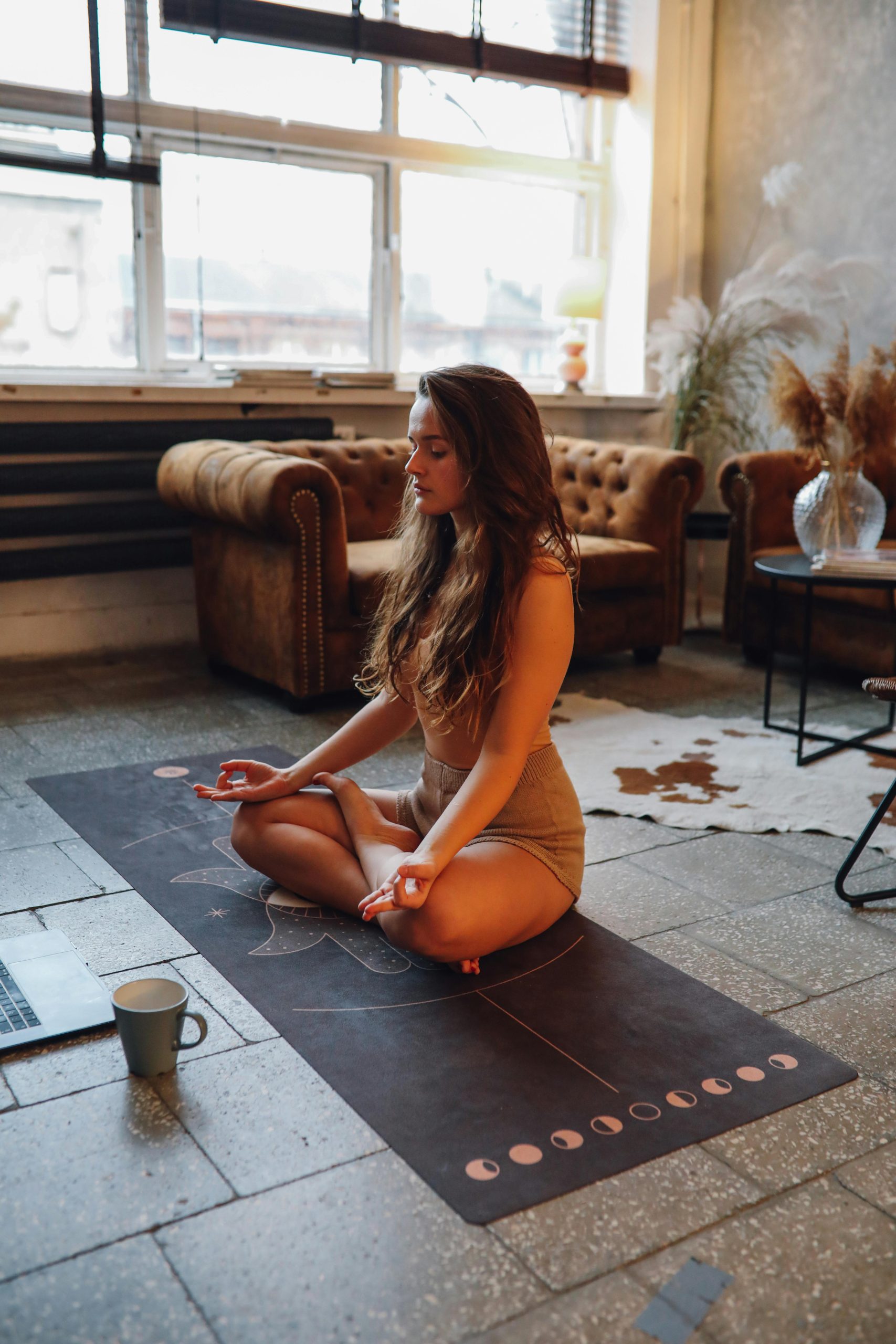 Een yoga-proof interieur: zo creëer je rust en balans in je huis