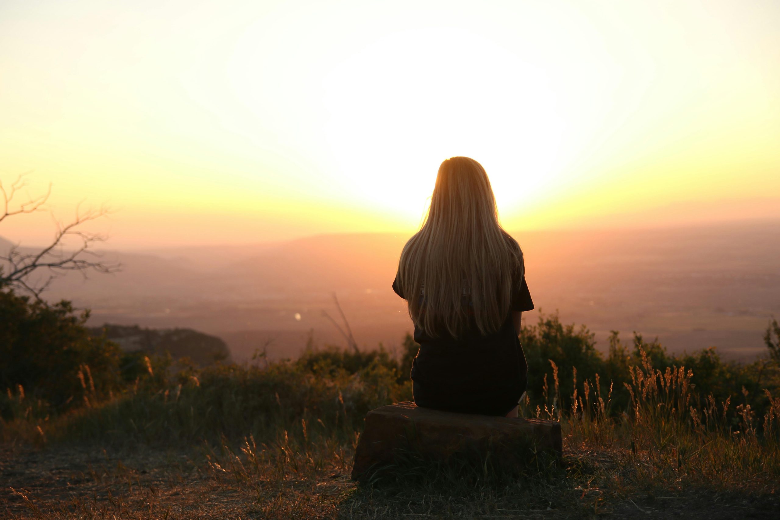 Meditatie in de zon: een simpele lente-reset