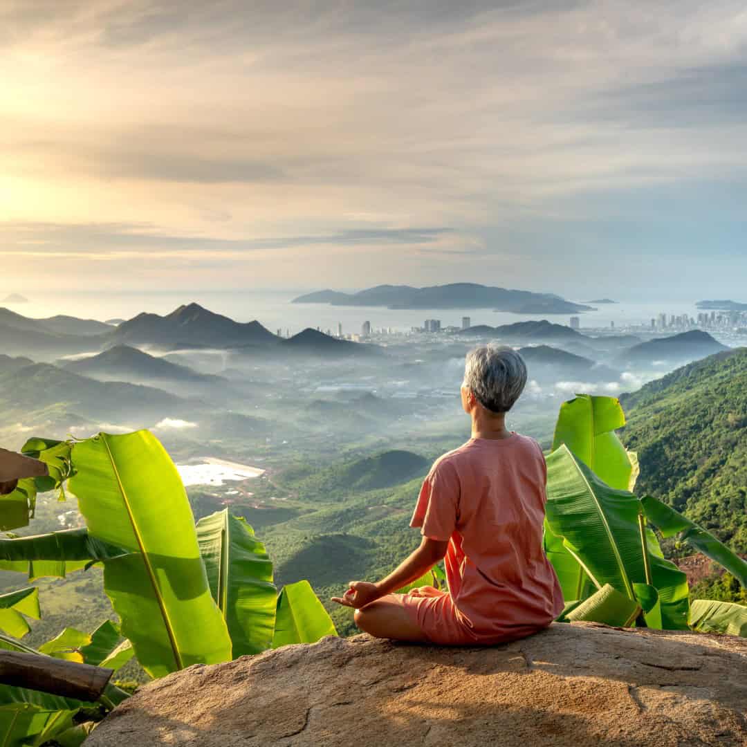 Nu online: lees ons gratis magazine over de mooiste yogavakanties en -retreats