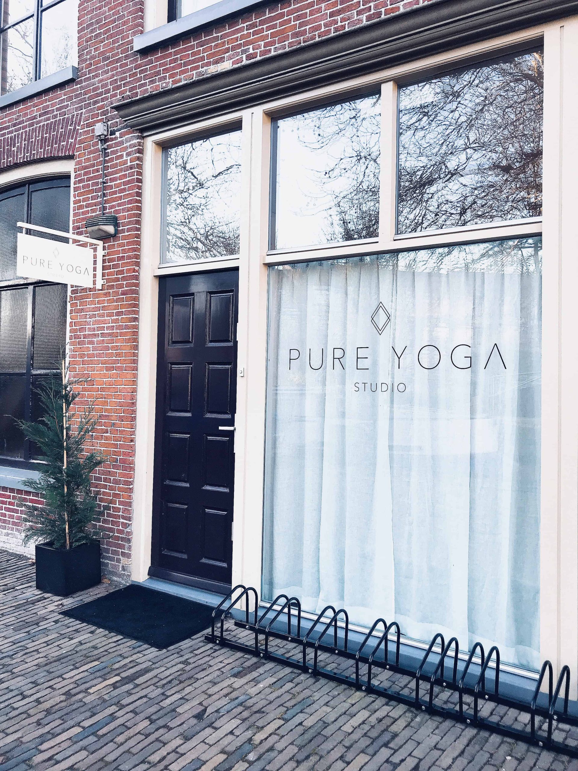 Laagdrempelig kennismaken met yoga bij open dag Pure Yoga Studio