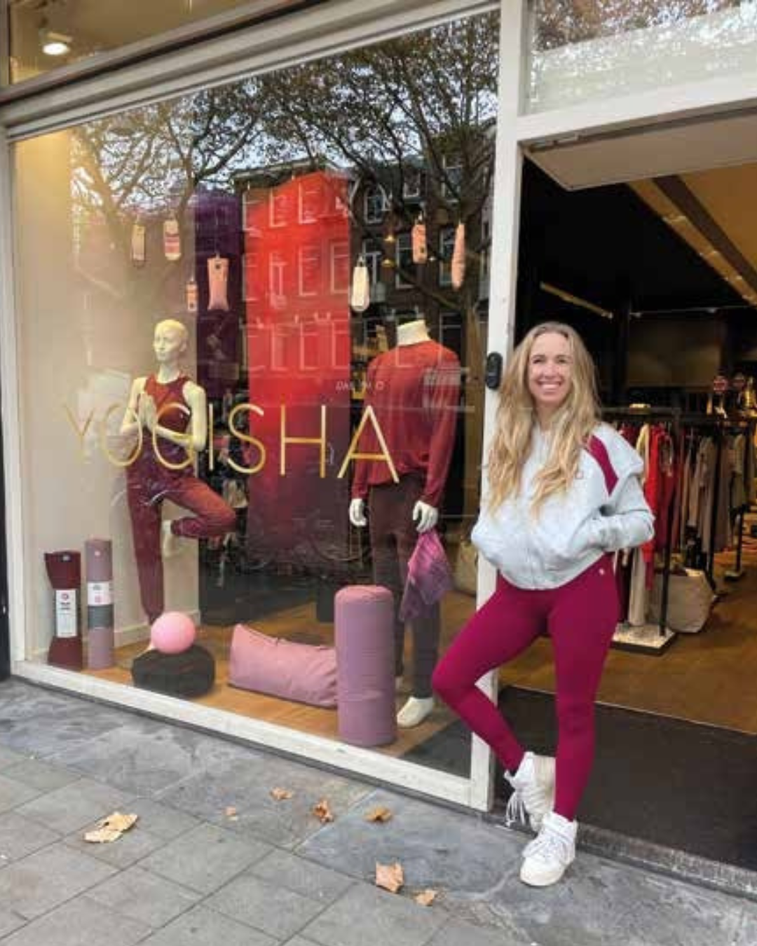 Dominique Brandsma over haar yogawinkel Yogisha